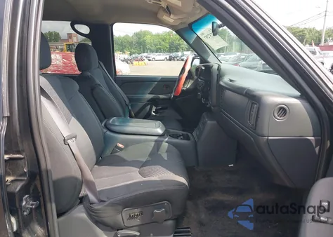 2002 Chevrolet Avalanche C1500 из США, поврежденный, VIN 3GNEC13T82G309553